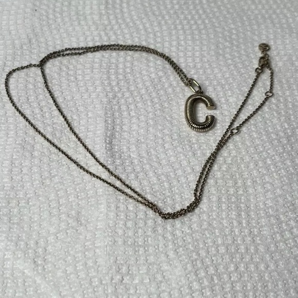 Mejuri letter C pendant gold - Picture 5 of 5